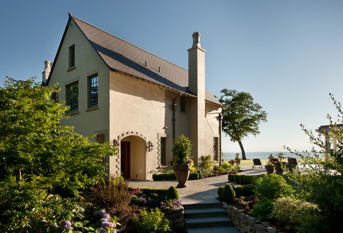 Woodway Manor by Woodway architects Curtis Gelotte and Eric Drivdahl