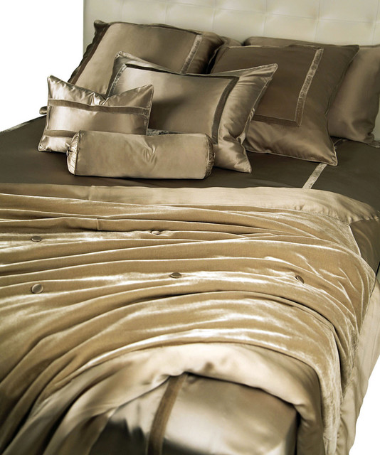 Silk Velvet Throw 52" x 72" White Transitional Throws by