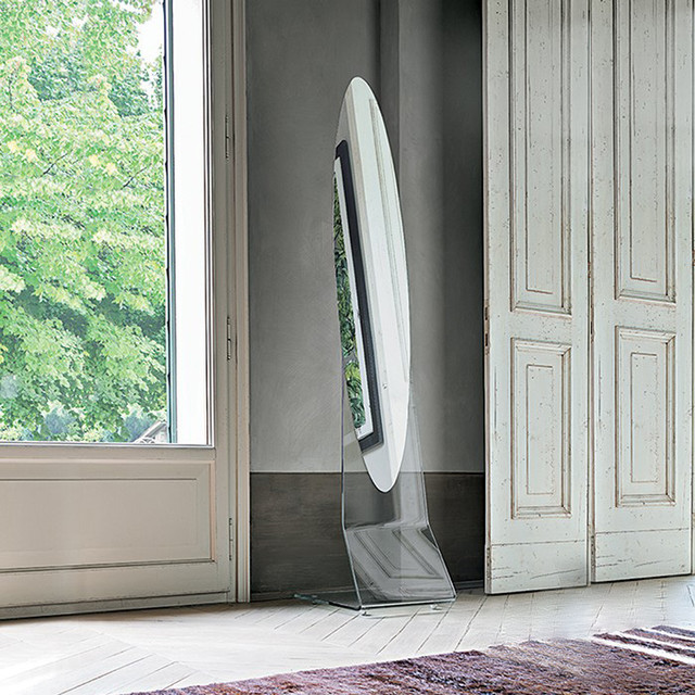 'Narciso' Modern curved free standing glass mirror by Target Point