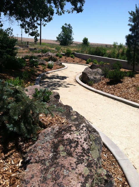 Mountain Home Front Yard - Traditional - Landscape - boise - by Chuck B