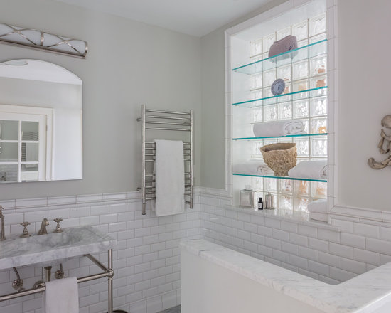 33 1920s bathroom Traditional Bath Design Photos with a Pedestal Sink ...
