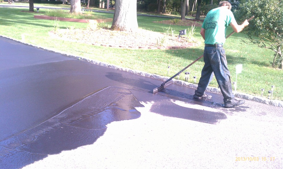 How to Properly Paint Your Driveway