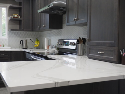 Cambria Quartz Countertops White Cabinets Granite Countertops Cambria Brittanicca Quartz Cambria Brittanicca Gold Quartz Cambria Quartz Kitchen Countertops Quartz Countertop Cambria Quartz Surfaces Natural Stone Cambria Quartz Colors