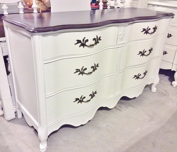 SOLD! Bassett French Provincial 6 Drawer Dresser White w/Espresso