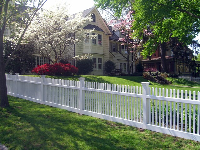 Beautiful White Wood Picket Fence - Traditional - Exterior ...