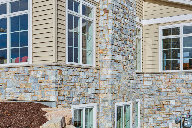 Chamberlain Real Thin Stone Veneer Exterior With Tan Mortar Classico