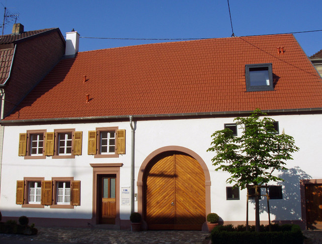 Umbau Bauernhaus (1790) in Praxis + Wohnungen