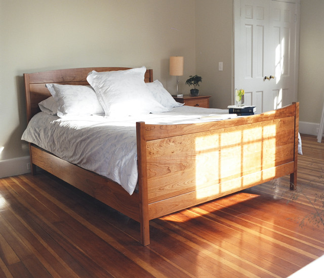 Shaker Style Queen Size Frame & Panel Bed