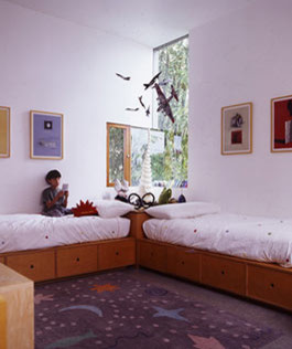 غرف نوم اطفال بسريرين منفصلين للمساحات الصغيرة | ديكور بلس