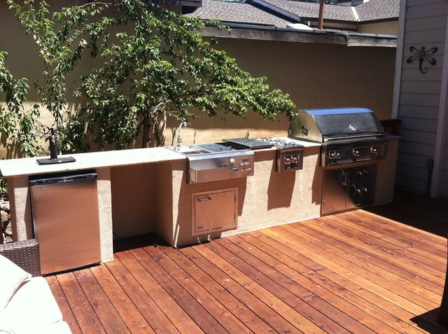 Wood Deck and Outdoor Kitchen at Rianda