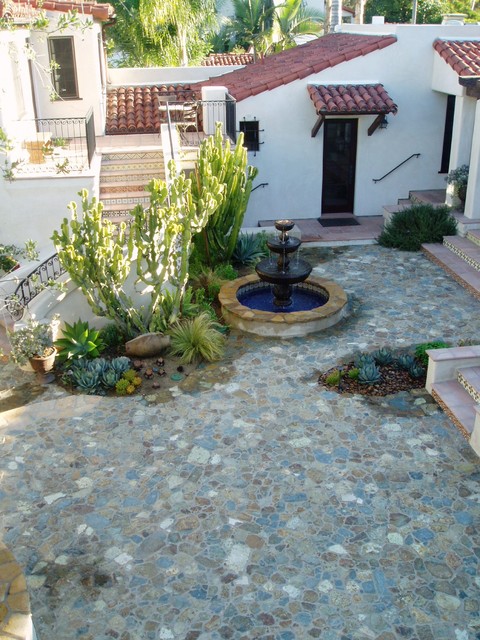 Rancho Santa Fe, Lilian Rice, courtyard, row home, field stone