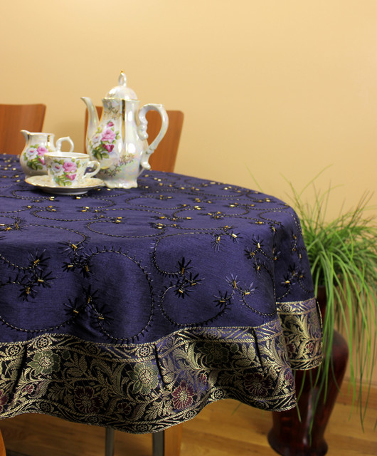 Unique & DecorativeTablecloths