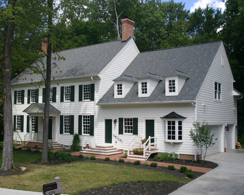 Williamsburg Colonial: Exterior