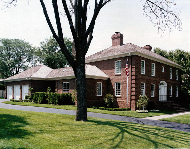 Williamsburg Colonial Traditional Exterior kansas city by