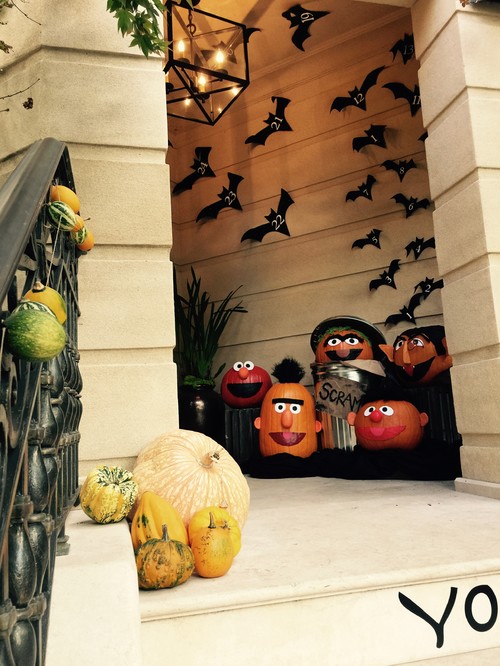 17 Spooky Front Porch Styles to Get You in the Halloween Spirit | Schlage
