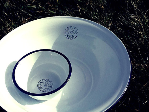 Outdoor enamel by Wash Living Auriol  Auriol Basin serving serving Enamel utensils  contemporary