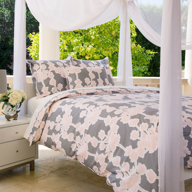 It's free shipping made easy Find a great selection of duvet cover sets and matching pillow shams at kumau.ml Shop by bed size, color, brand and more. Totally free shipping and returns.
