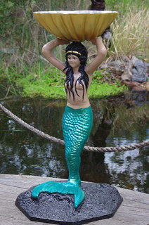 statues garden beach yard