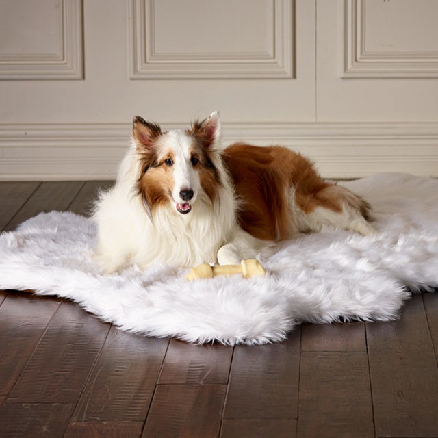 Animals Matter Memory Foam Faux Fur Rug Black, Large Contemporary