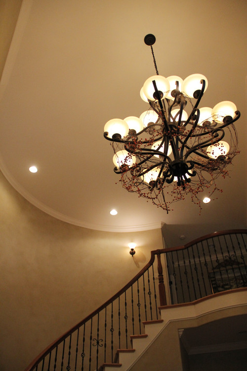Grapvine and Berry Garland in the Foyer Chandelier