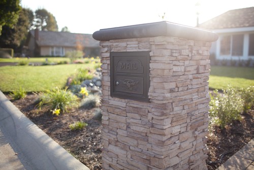 Yorba Linda Stacked Stone Mailbox