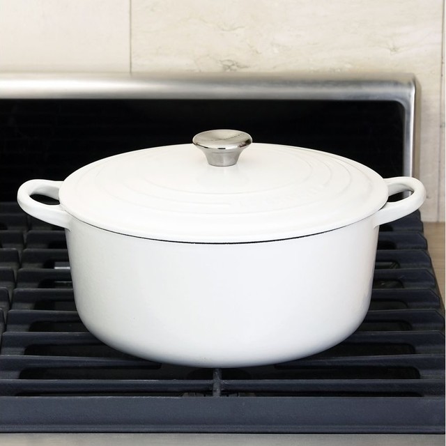 Le Creuset Round French Oven, 7 1/4Quart Traditional Dutch Ovens