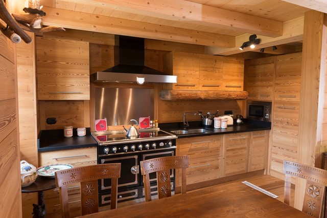 Chalet moderno in montagna arredamento cucina e sala for Arredamento sala