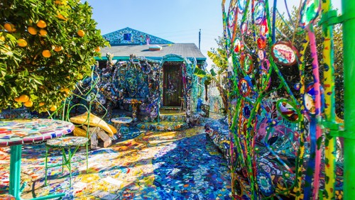 Take a Very Colorful Tour Through Venice's Mosaic Tile House - Curbed LA