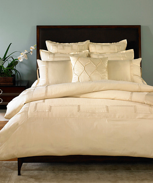 Dawn Cream Bedding Collection Full/Queen Transitional Bedding