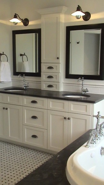 Master Bathroom vanity/cabinet idea - Traditional - Bathroom