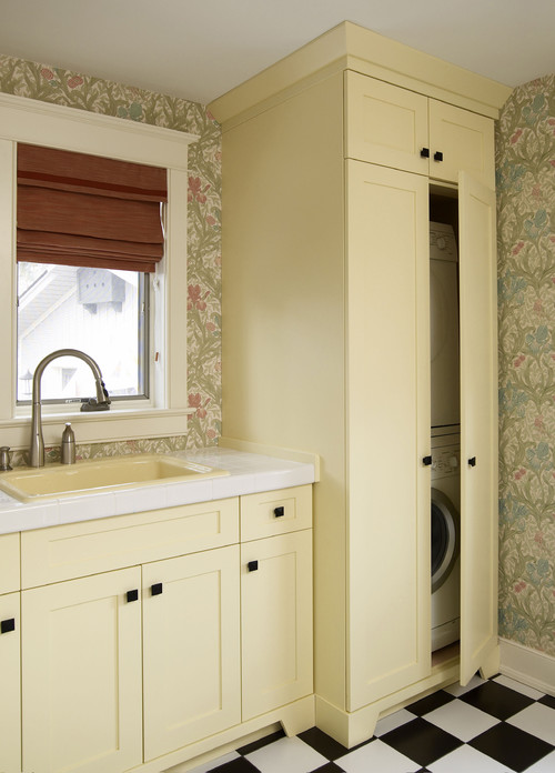 Arts and Crafts Laundry Room