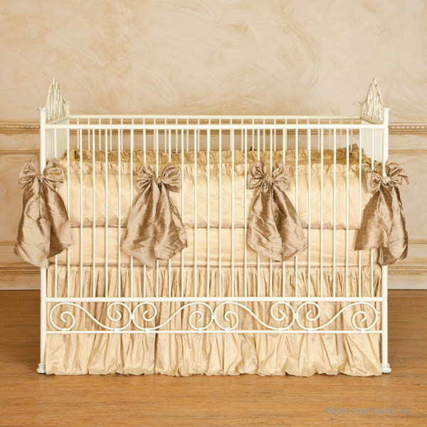 Casablanca Iron Crib in Antique White by Bratt Decor Traditional