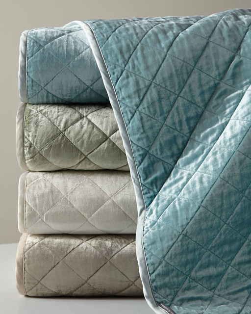 King Chloe Velvet Quilt 112" x 98" IVORY Contemporary Quilts And