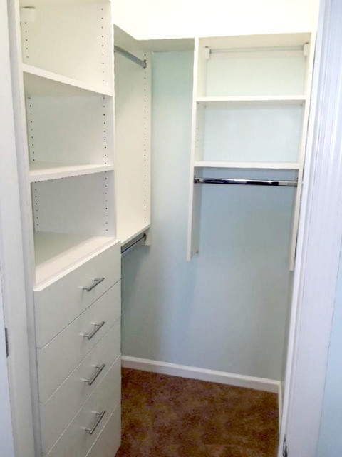 Garage Linen Walk In Closet Contemporain Armoire Et Dressing