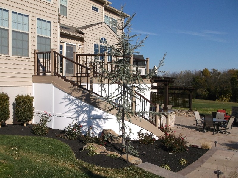 Trex Curved Deck With Custom Paver Stone Patio Classico Terrazza