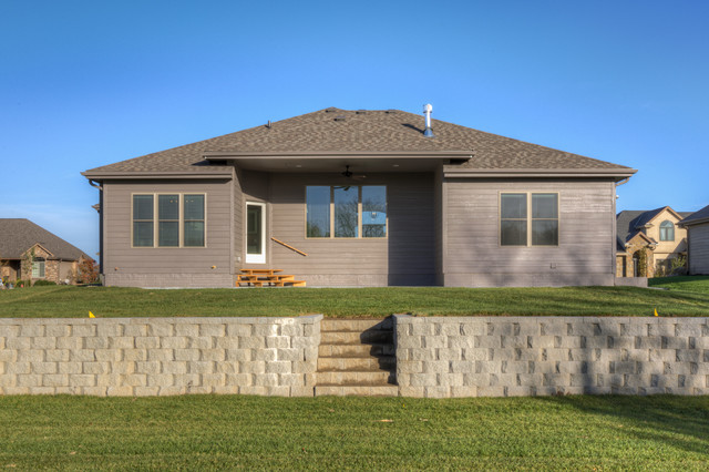 Brookfield Ranch w finished basement Façade Omaha par Landmark