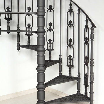 Spiral staircase whit cast-iron step