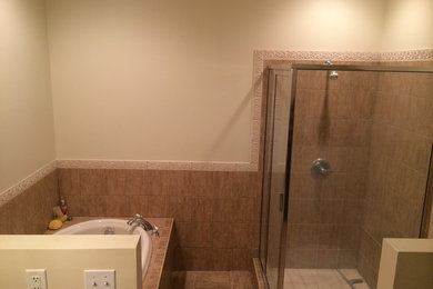 Bathroom - modern bathroom idea in Jacksonville