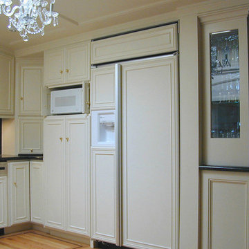 Elegant White Kitchen with Matching Ceiling