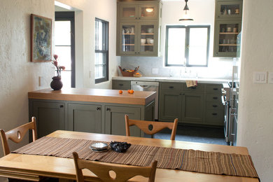 Inspiration for a timeless kitchen remodel in Los Angeles