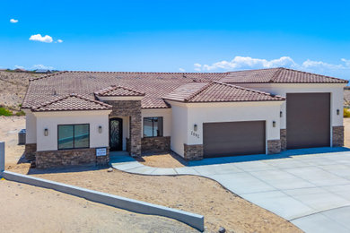 Example of a southwest exterior home design in Phoenix