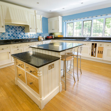 Approved Used Kitchen, Mark Wilkinson Etruscan