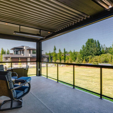 StruXure Adjustable Pergola with Phantom Motorized Screens