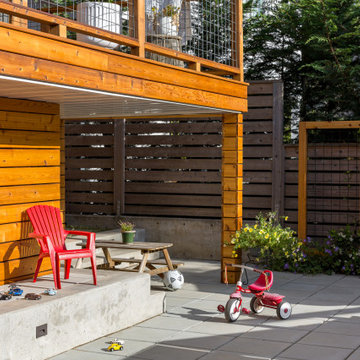 Laurelhurst Courtyard