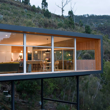 Highway House by Room 11