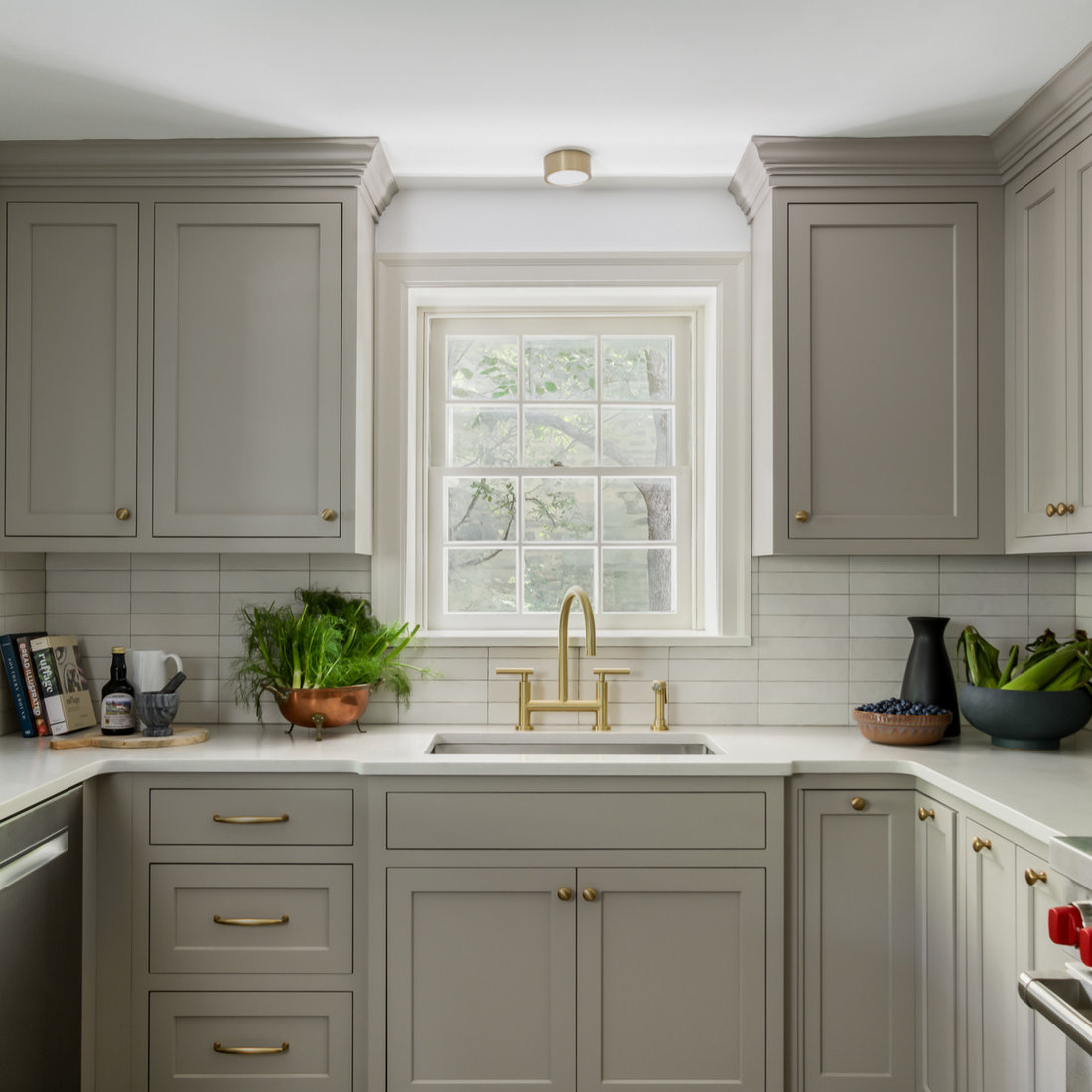 Wyndmoor Transitional Kitchen
