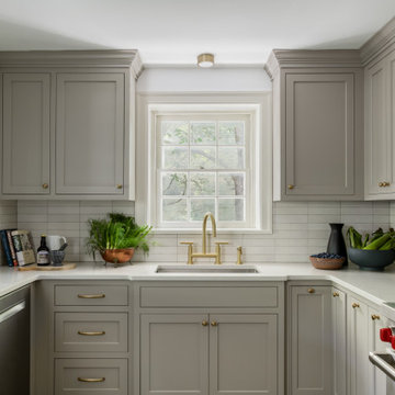 Wyndmoor Transitional Kitchen