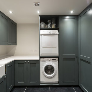 ロンドンのおしゃれなランドリールームの写真