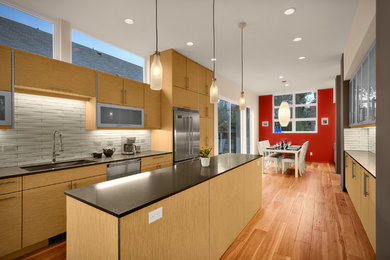 Inspiration for a contemporary kitchen remodel in San Francisco
