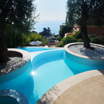 Una piscina tra gli ulivi